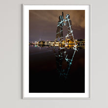 Laden Sie das Bild in den Galerie-Viewer, Hidden Places Berlin Molecule Man 2020 (signed + Frame)