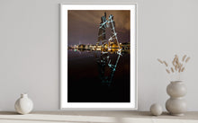 Laden Sie das Bild in den Galerie-Viewer, Hidden Places Berlin Molecule Man 2020 (signed + Frame)