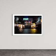 Laden Sie das Bild in den Galerie-Viewer, Berlin Popkudamm Container LIghts 2022 (signed + Frame)