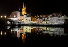 Laden Sie das Bild in den Galerie-Viewer, Regensburg Steinerne Brücke 2018 (signed + Frame)