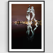 Laden Sie das Bild in den Galerie-Viewer, Hidden Places Berlin Molecule Man 2020 (signed + Frame)