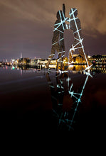 Laden Sie das Bild in den Galerie-Viewer, Hidden Places Berlin Molecule Man 2020 (signed + Frame)