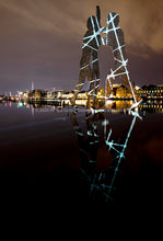 Load image into Gallery viewer, Hidden Places Berlin Molecule Man 2020 (signed + Frame)
